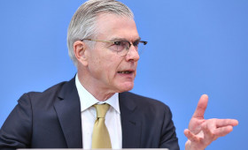 Wirtschaftsweiser fürchtet deutlichen Anstieg der Sozialbeiträge