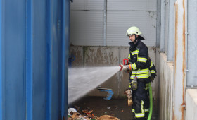 Müllpresse sorgt für Feuerwehreinsatz in Groß Schwülper
