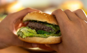 Metallteile in Burger-Brötchen: Hersteller ruft Brioche Buns zurück