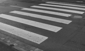 Salzgitter: 20-Jährige wird auf Zebrastreifen von Auto angefahren