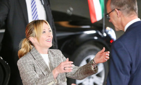 EVP-Chef Weber fordert engere Zusammenarbeit mit Meloni