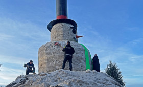 Auf Campingplatz im Harz wurde ein Riesen-Schneemann gebaut