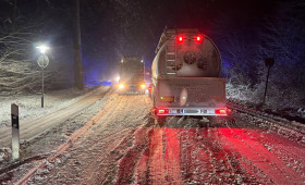 Gefährlicher Morgen: LKW scheitern an vereister Steigung Grasleben