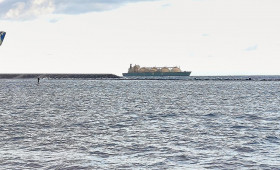 Deutsche ReGas nimmt zweites LNG-Schiff in Mukran in Betrieb