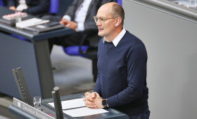Grüne zweifeln an Stabilitätsversprechen bei GKV-Zusatzbeitrag