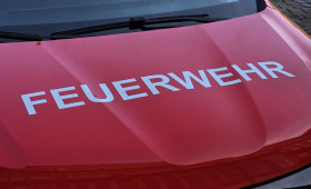 Ilsede: Stundenlanger Einsatz – Lagerhalle in Flammen