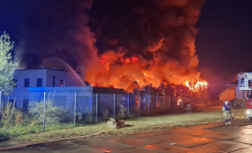 Explosionen und einstürzendes Dach: Fordernder Einsatz in Helmstedt