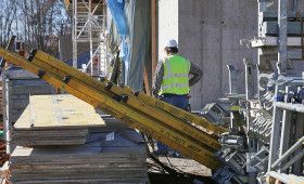 Ifo-Institut: Unternehmen wollen weniger Stellen abbauen