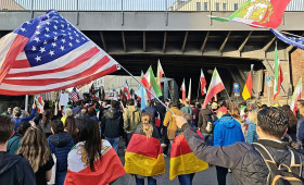 Tausende begrüßen bei Demo in Berlin Angriff auf den Iran