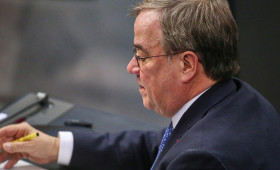 Laschet sieht keine große Zukunft mehr für Mullah-Regime