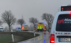 Kleinwagen landet im Graben: L472 musste gesperrt werden