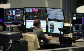 Dax dreht vor Wochenende nochmal auf - Wochenverlust ausgeglichen