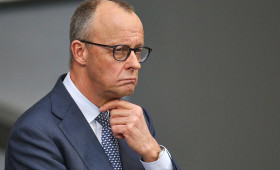 Opposition fordert von Merz Neuausrichtung der US-Politik