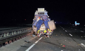 Gasaustritt nach Unfall auf A1 bei Sottrum führt zu Vollsperrung