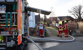 Feuerwehr löscht Kellerbrand in Salzgitter