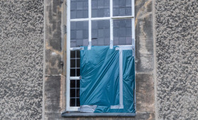 Salzgitter: Unbekannte schlagen Fenster von Kirche ein