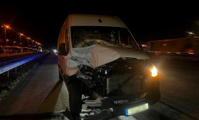 Fahrer schläft auf A1 ein und verursacht Unfall