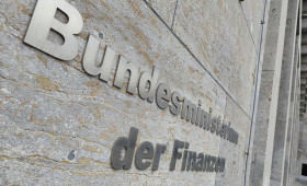 Führende Unionspolitiker fordern strikten Spar- und Reformkurs