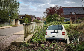 Unfallflucht in Jever: Transporter im Hookstief gefunden