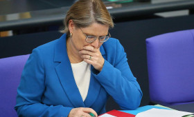 Hubig will Gesetz gegen digitale Gewalt noch 2026 verabschieden