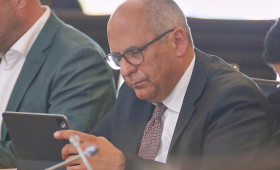 Poseck dringt auf härteren Umgang mit ausreisepflichtigen Syrern