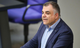 SPD-Gesundheitspolitiker plädiert für Reduzierung der Krankenkassen