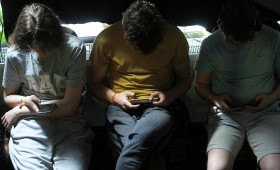 Jugendschutz online: Prien will mehr Unterstützung für Eltern