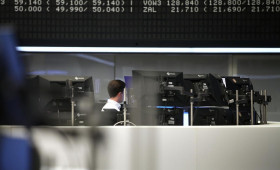 Dax hegt Verluste ein - Telekom unter Druck