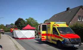 Kleinkind in Aurich-Egels von Auto erfasst und in Klinik geflogen