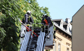 Mülltonnenbrand in Garage in Huntlosen schnell gelöscht