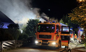 Braunschweig: Großeinsatz in der Nacht - Einfamilienhaus brannte