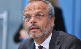 Klein begrüßt Ermittlungen zu mutmaßlichen iranischen Mordplänen