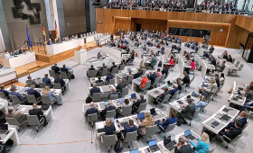 Grüne und SPD bringen Plenarinitiativen zu Ernährung, Schwimmunterricht und Steuerbetrug ein