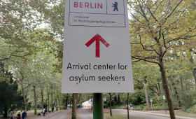 Zahl neuer Asylanträge im April erneut gesunken