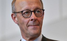 Merz räumt Defizite in der Kommunikation ein