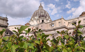 Papst ruft zur "Entwaffnung" von KI auf