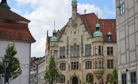 Pöbelnde Bürger, bedrohliche Lage: Helmstedt plant Security fürs Rathaus
