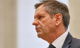 Lies fordert konzertierte Aktion gegen Krise