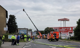 Braunschweig: Großbrand bei Recycling-Betrieb