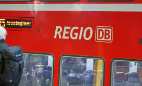 Reizgas in Regionalbahn freigesetzt – fünf Jugendliche leicht verletzt