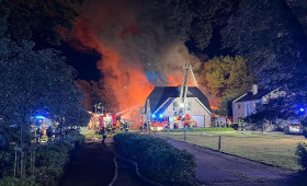 Großbrand in Mehedorf zerstört Werkstatt vollständig