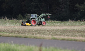 Betrunkener Treckerfahrer verursacht Unfall in Jade