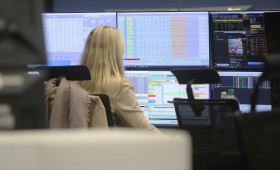 Dax legt geringfügig zu - Aktien von Bayer und Commerzbank gefragt