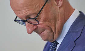 Merz besucht Angehörige von Walter Lübcke