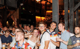 Trotz Niederlage: Kleines Sommerfest beim Public Viewing in Braunschweig
