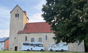 Hier können Camper an besonderen und geweihten Orten übernachten
