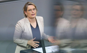 Verbraucherreport: Hubig will mehr Jugendschutz im Internet