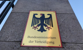 Marine hält Minensuchboot für Hormus-Einsatz bereit