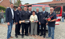 Feuerwehr Littel stellt neuen Mannschaftswagen und Drohne in Dienst