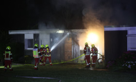 Reihenmittelhaus in Salzgitter brennt in der Nacht